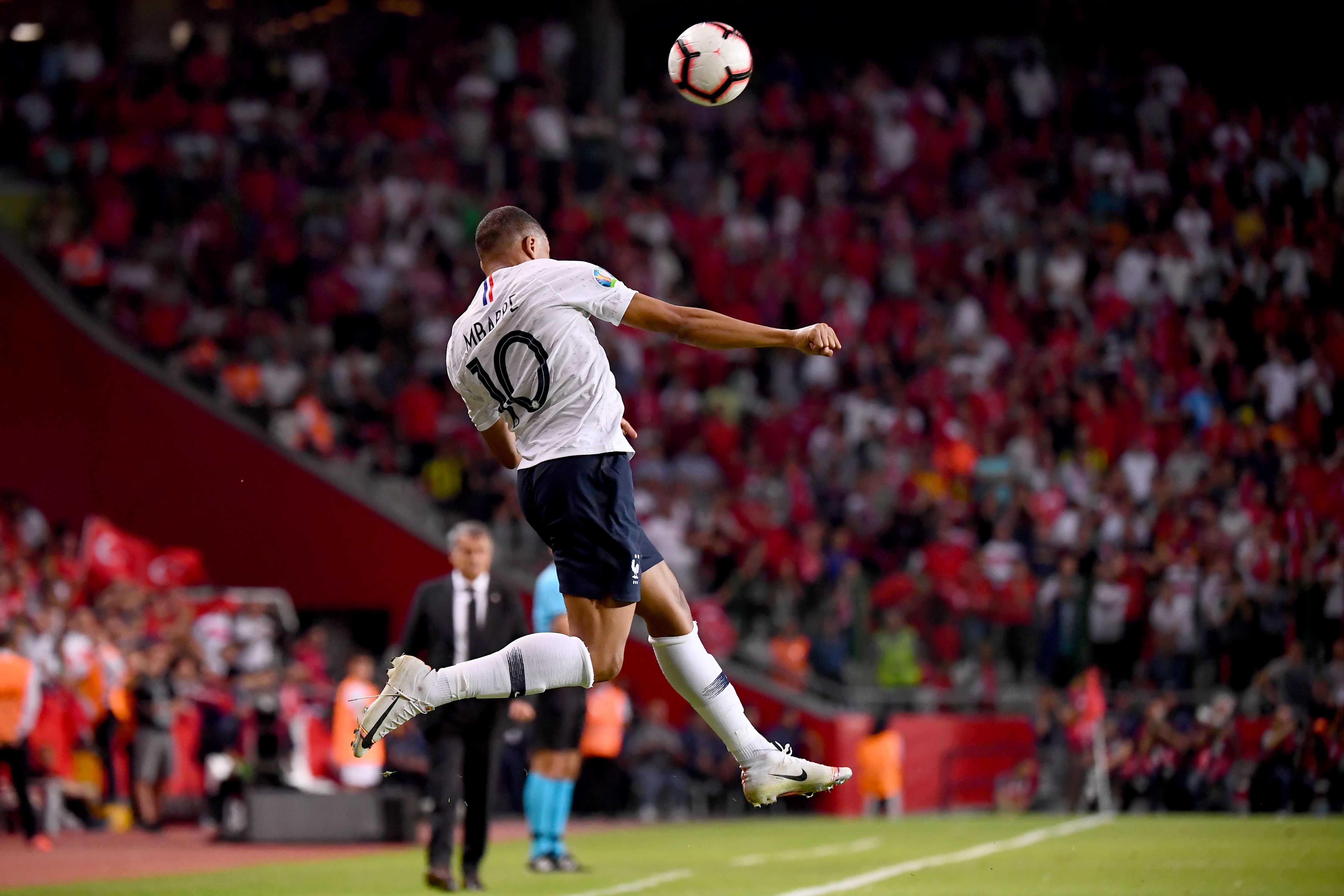 有数百人的 有数百人的