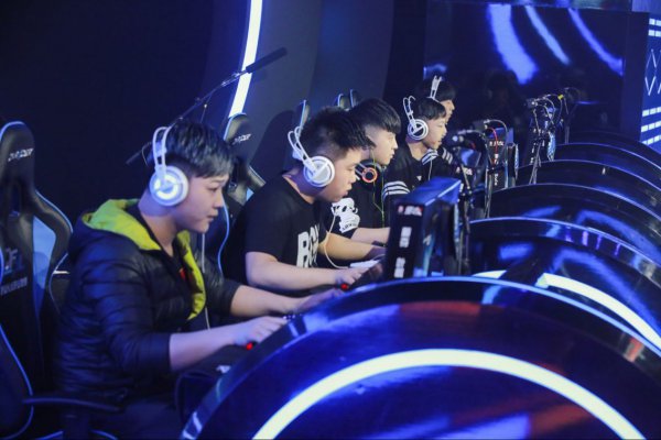 一个是防守 一个是防守