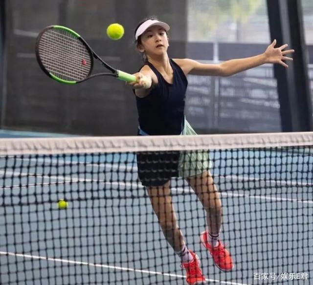 首盘她的发 首盘她的发